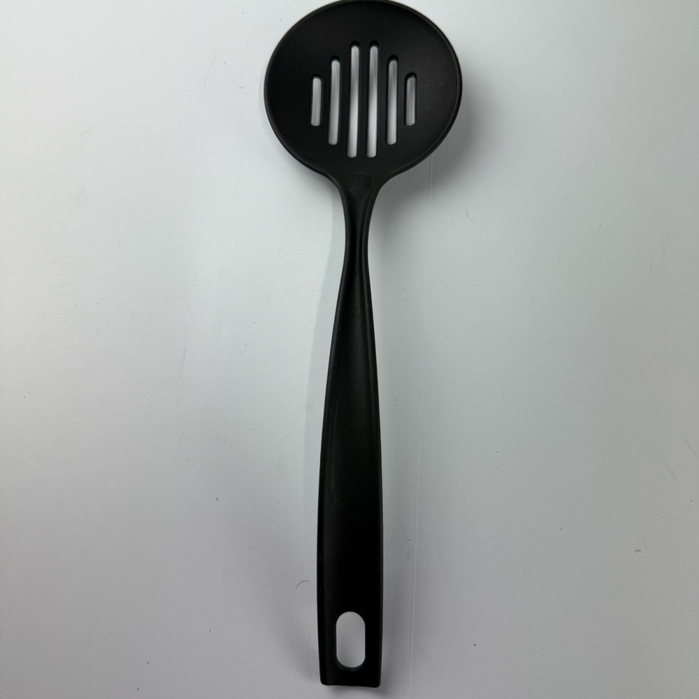 Tailormade Black Nylon Slotted Serving Spoon Plastic Heat Resistant Utensil